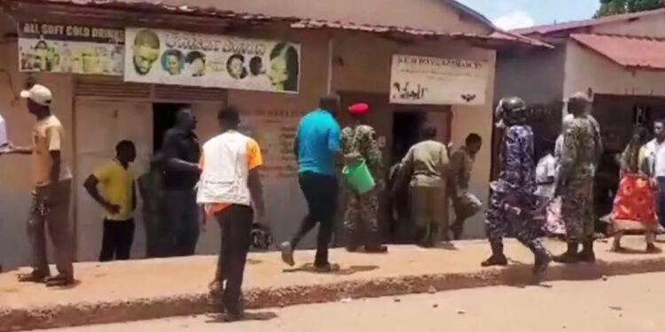 Φρίκη στην Ουγκάντα: Άνδρας σκότωσε 4 παιδιά με μαχαίρι μέσα σε παιδικό σταθμό