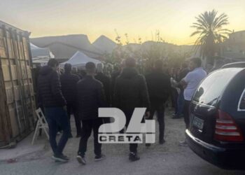 Δολοφονία στο Ηράκλειο: Σπαρακτικές στιγμές στο σπίτι του 21χρονου Νικήτα – «Παιδί μου δεν σε γλύτωσα»