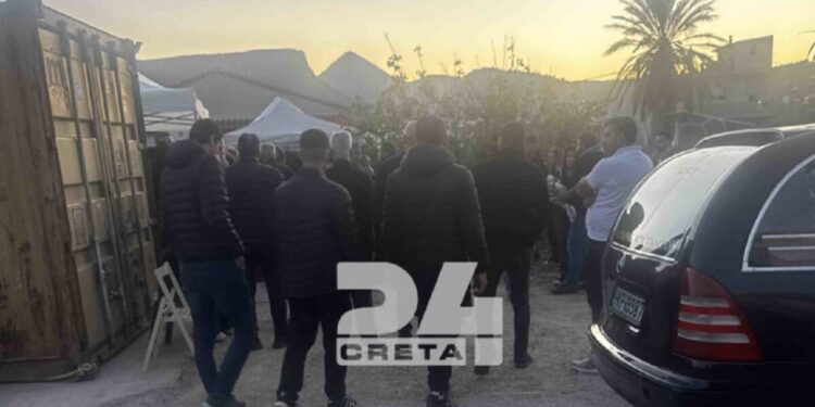 Δολοφονία στο Ηράκλειο: Σπαρακτικές στιγμές στο σπίτι του 21χρονου Νικήτα – «Παιδί μου δεν σε γλύτωσα»