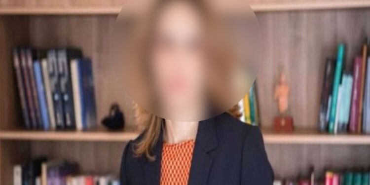 Χολαργός: «Κινδυνεύω από τον σύζυγό μου και φοβάμαι» – Το τηλεφώνημα της 53χρονης πριν από τους πυροβολισμούς