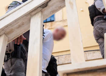 Σταυρούλα Λεβεντάκη: Στα δικαστήρια Χανίων ο 43χρονος για τη δολοφονία της – «Κάθαρμα, δολοφόνε», του φώναζαν συγγενείς της