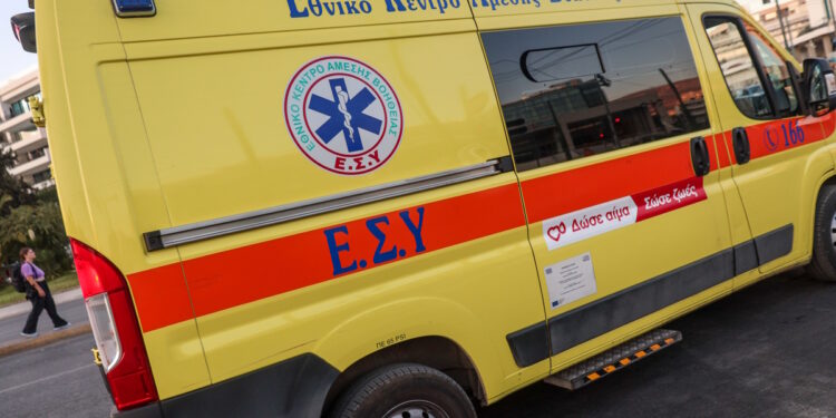 Τροχαίο δυστύχημα στην Αγία Παρασκευή με θύμα 22χρονο οδηγό μηχανής