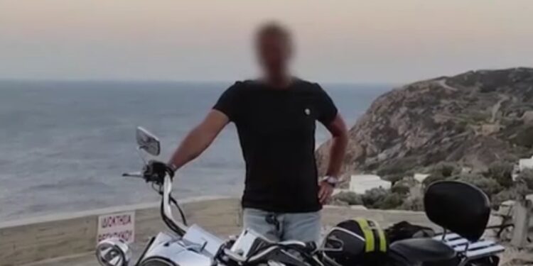 Διπλή δολοφονία στο Αίγιο: Βρέθηκαν ίχνη αίματος σε άλλο χώρο του σπιτιού – Οι αρχές εκτιμούν ότι ο 65χρονος προσπάθησε να τα καθαρίσει