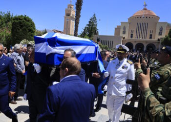 Κηδεία Νίκου Ταγαρά: Στην Κόρινθο το τελευταίο «αντίο» στον υφυπουργό Περιβάλλοντος