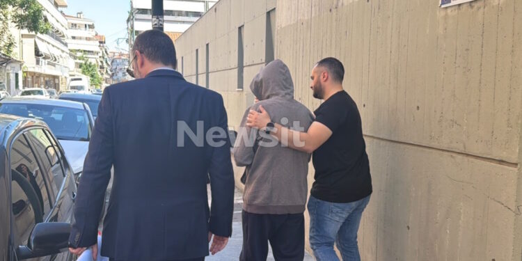 Τρίκαλα: Ποινική δίωξη για ανθρωποκτονία από πρόθεση σε ήρεμη ψυχική κατάσταση στον 86χρονο αδελφοκτόνο