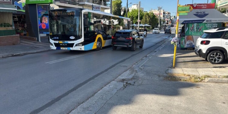 Άγιος Δημήτριος: Νεκρός υπάλληλος του δήμου σε τροχαίο – Η μηχανή του συγκρούστηκε με φορτηγό ενώ πήγαινε στη δουλειά