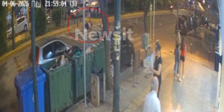 Καλλιθέα: Βίντεο ντοκουμέντα από το τροχαίο με τον νεκρό οδηγό μηχανής – Η στιγμή που παρασέρνει την 71χρονη στη διάβαση