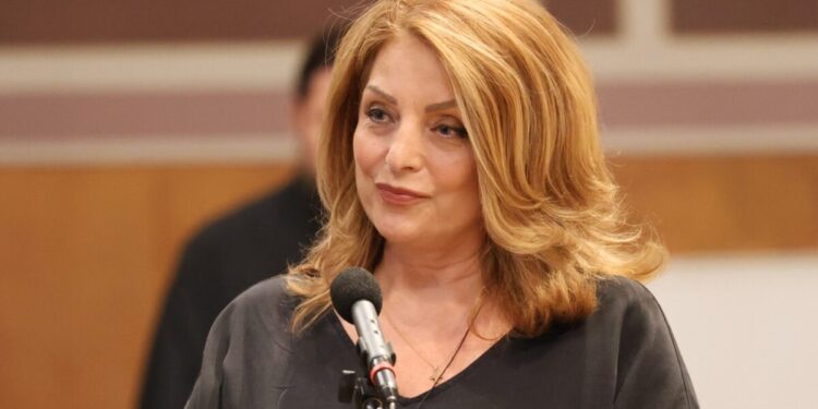 Κηδεία Μάρως Κοντού: Συγκλόνισε η Άντζελα Γκερέκου στον επικήδειό της – Ήσουν ένα γενναίο θηλυκό, καλό ταξίδι μαμά