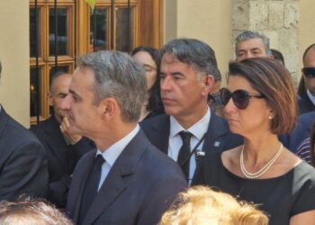 Η Αλεξία Μπακογιάννη στην κηδεία της Βάγιας Νέστορα – Ο πόνος είναι ίδιος