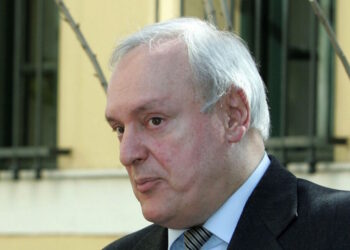 Σταύρος Γεωργίου: Στα χέρια των αρχών βίντεο που εμφανίζεται για τελευταία φορά ζωντανός ο ποινικολόγος – Ερευνάται άτομο που περπατάει δίπλα του