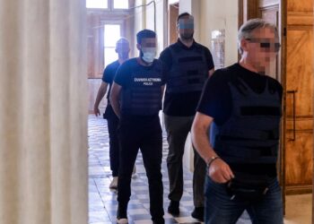 Σύρος: «Ήμουν σε κατάσταση άμυνας – Νόμιζε ότι έλειπα και χτύπησε το κουδούνι» υποστηρίζει ο 41χρονος για τον θάνατο της διασώστριας
