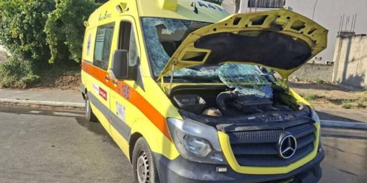 Τροχαίο στα Χανιά: «Ο ασθενής δεν κατέληξε από το τρακάρισμα, από θαύμα ζει ο συνάδελφος που του έκανε ΚΑΡΠΑ» λέει ο πρόεδρος των εργαζόμενων του ΕΚΑΒ Χανίων