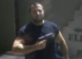 Γυναικοκτονία στη Νέα Σμύρνη: Τα τελευταία μαρτυρικά δευτερόλεπτα της 45χρονης και η κίνηση της να αποφύγει τη σφαίρα