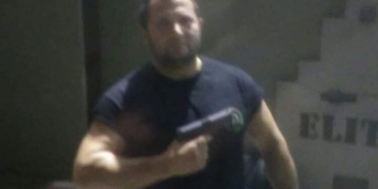 Γυναικοκτονία στη Νέα Σμύρνη: Τα τελευταία μαρτυρικά δευτερόλεπτα της 45χρονης και η κίνηση της να αποφύγει τη σφαίρα