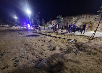 Φυλή: Νεκρή 17χρονη σε τροχαίο δυστύχημα – Αυτοκίνητο καρφώθηκε σε κολώνα