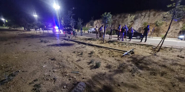 Φυλή: Νεκρή 17χρονη σε τροχαίο δυστύχημα – Αυτοκίνητο καρφώθηκε σε κολώνα