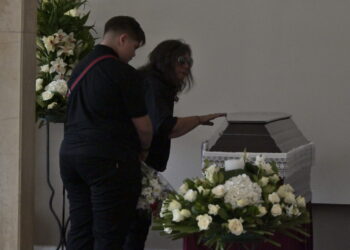 Λάκης Χαλκιά: Σήμερα η κηδεία του στο Α’ Νεκροταφείο Αθηνών – Σε λαϊκό προσκύνημα η σορός του