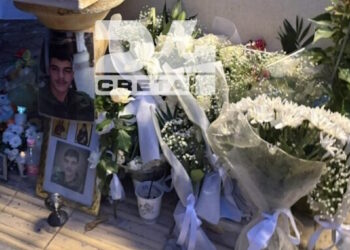 Ηράκλειο: Συγκίνηση στο τρισάγιο για τον 21χρονο που δολοφονήθηκε στην Αμμουδάρα – Θα γιόρταζε τα γενέθλιά του