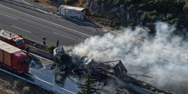 Τροχαίο στη Φθιώτιδα: Κανονικά η κυκλοφορία στην ΕΟ Αθηνών – Λαμίας στο ρεύμα προς Θεσσαλονίκη, μετ’ εμποδίων στο ρεύμα προς Αθήνα