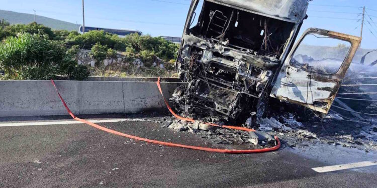 Συγκλονιστικές εικόνες από το θανατηφόρο τροχαίο στην Αθηνών – Λαμίας: Αποκαταστάθηκε η κυκλοφορία στην εθνική οδό