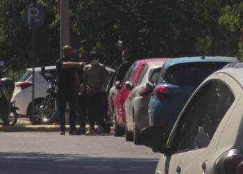Δολοφονία βρέφους στην Κυψέλη: Στον ανακριτή ξανά το ζευγάρι και ο Αφγανός  – Βίντεο από τη μεταγωγή τους